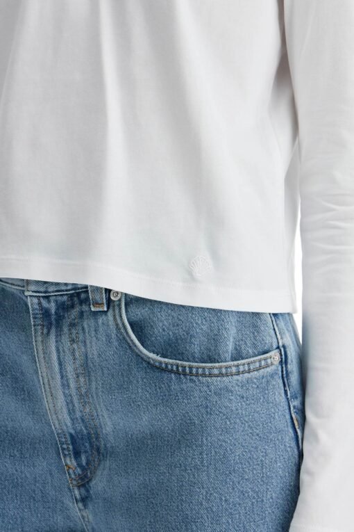 cropped long sleeve t-shirt white in organic cotton - Image 4