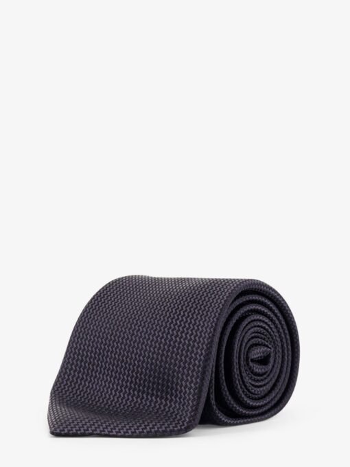 Silk tie