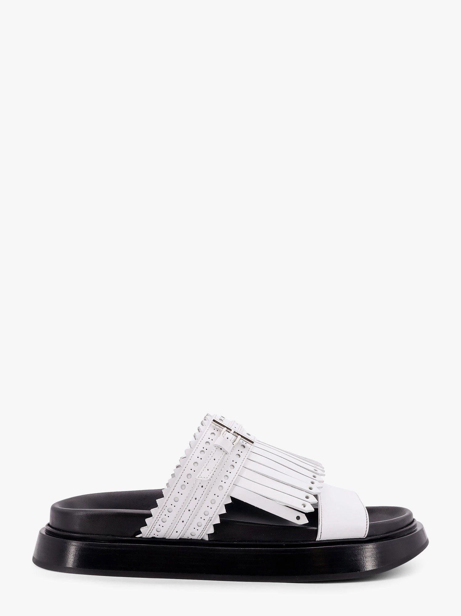 Leather sandals with leather fringe