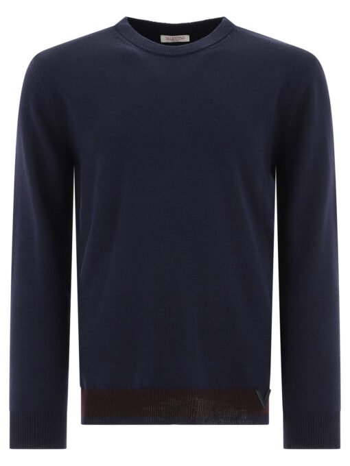 Sweater with rubberised V Detail