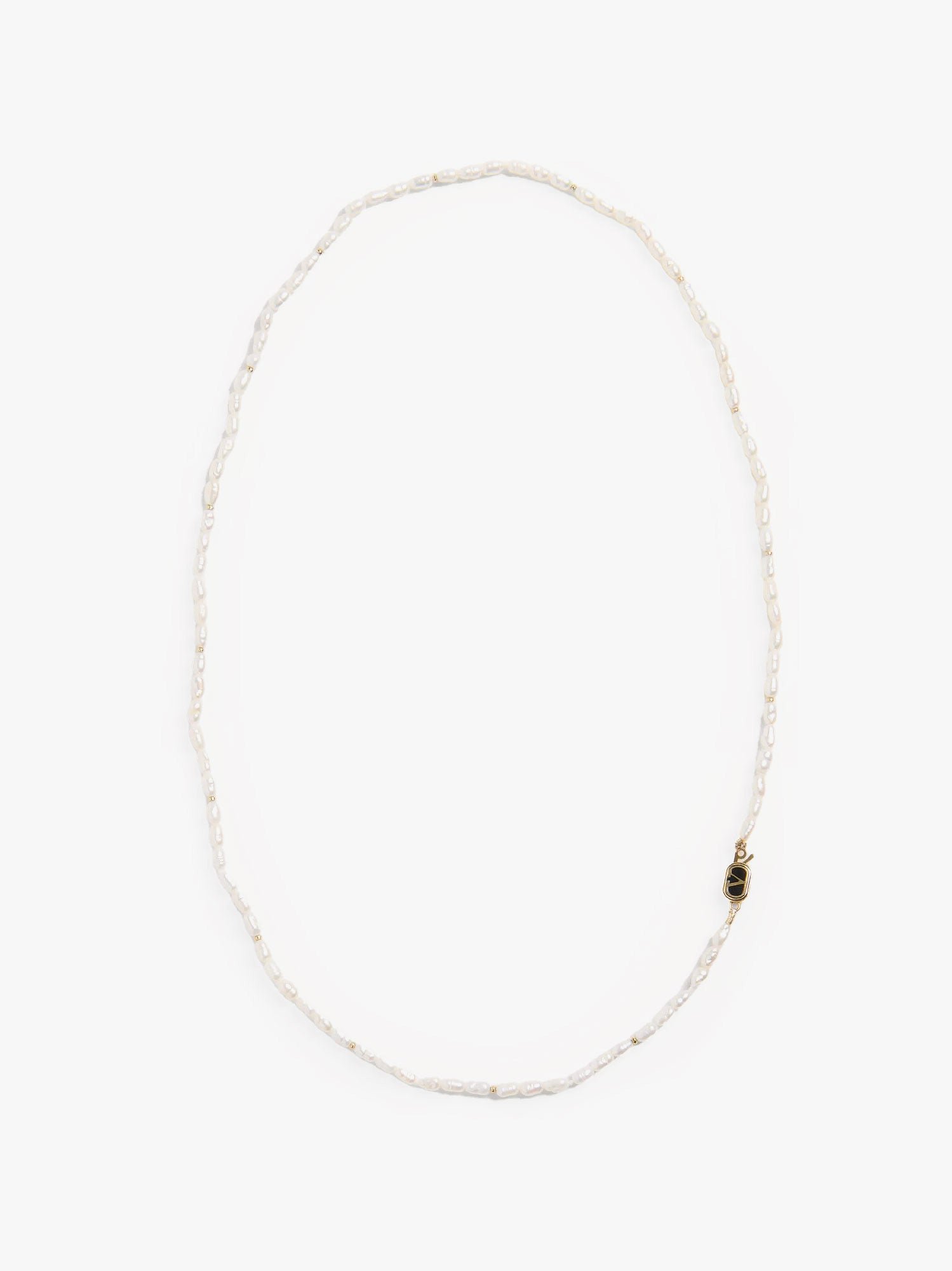 Metal necklace with pearls