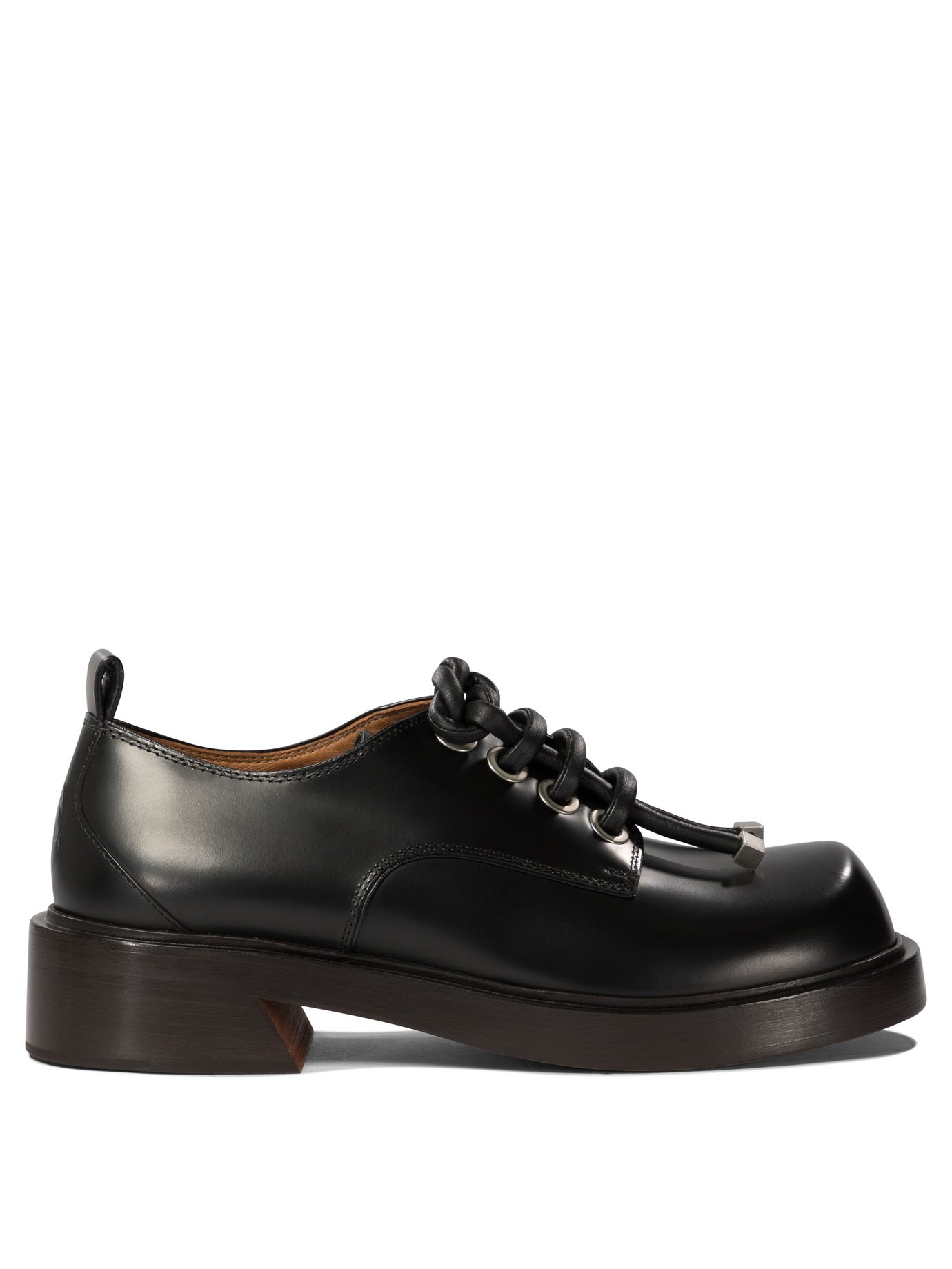 Lace-up derby shoes