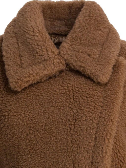 Teddy fabric cape - Image 3