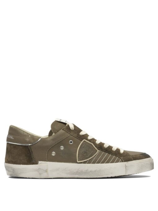 Sneakers & Slip-On