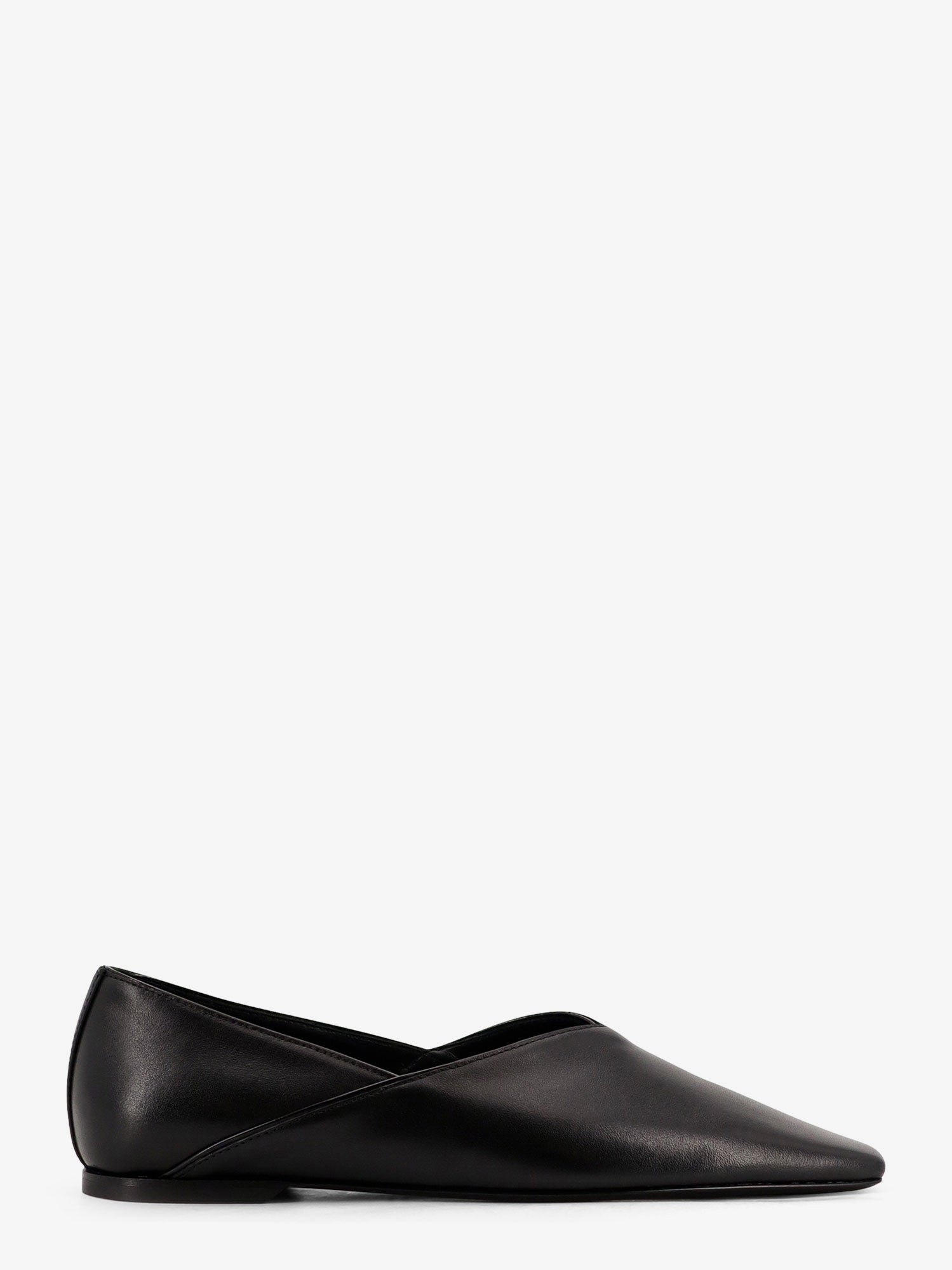 Leather ballerinas