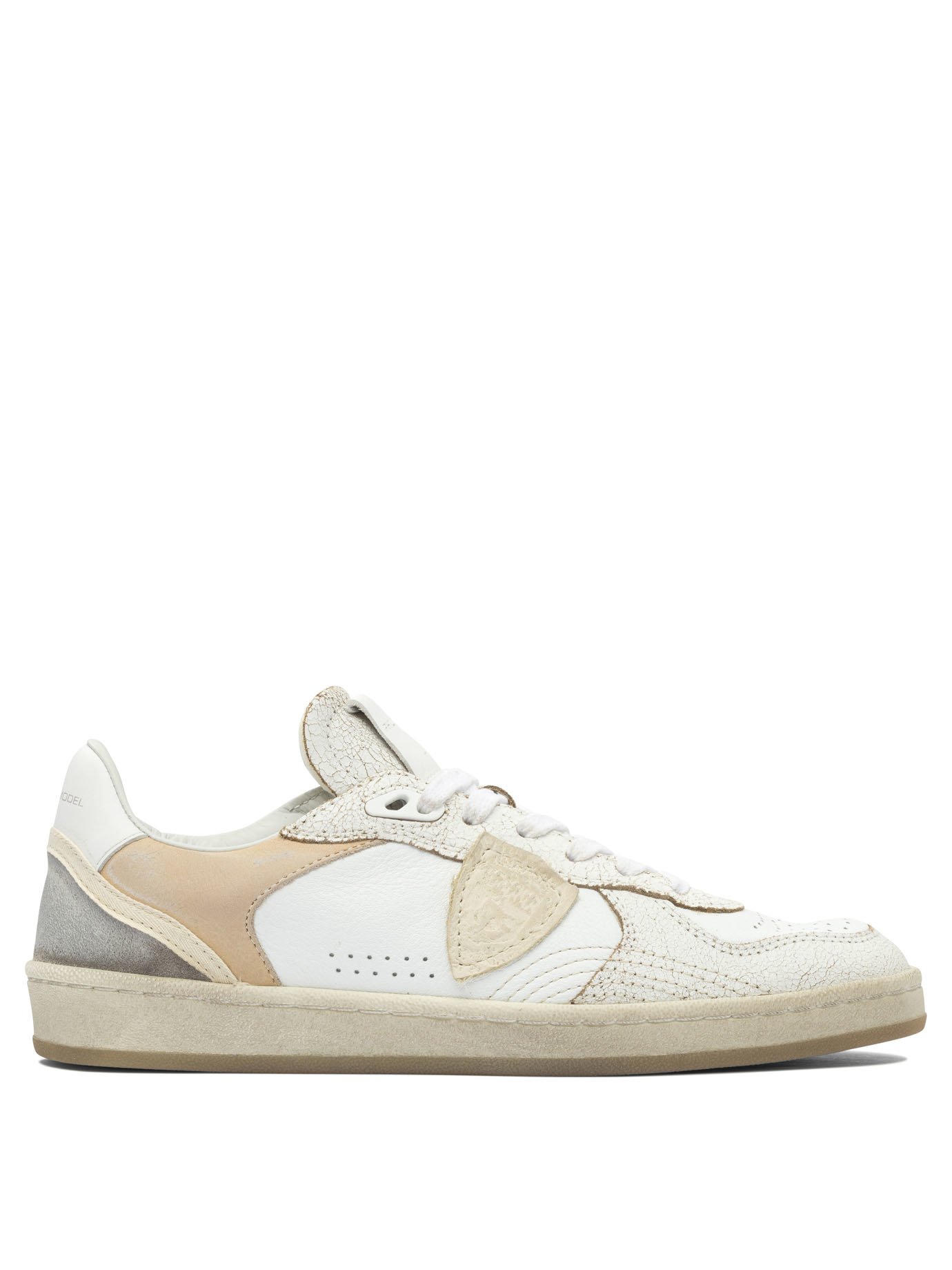 Sneakers & Slip-On